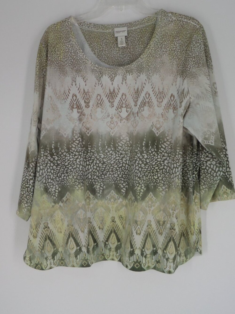 Chico's Zenergy  Woman's 3/4 Sleeve Multi Color Print Top Size 3 US XL